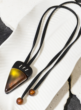 二梦三青【大圣】原创小众手工饰品琥珀项链女时尚皮绳锁骨毛衣链