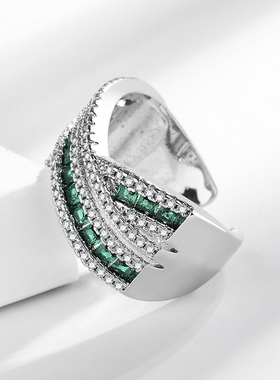 欧美潮流奢华满钻绿尖晶戒指