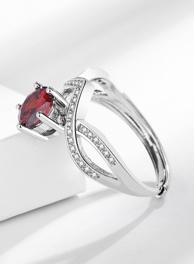 欧美流行满钻为爱加冕红宝石戒指
