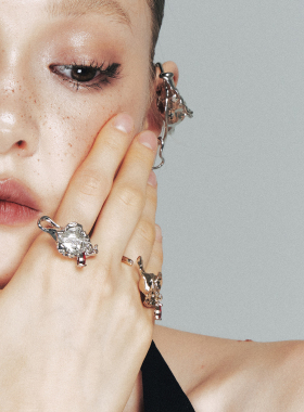 1JINN M2M 复古金属花朵水滴钻开口戒指女轻奢小众设计感手饰