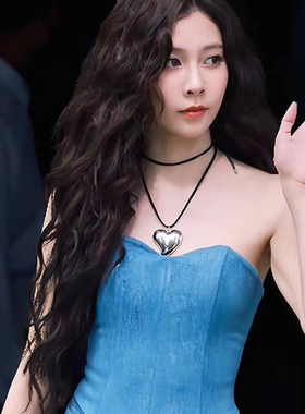 宋妍霏同款黑色皮绳大爱心项链长款简约百搭高级感配饰毛衣链秋冬