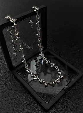 不规则字母扭曲嘻哈麻花项链欧美金属小众设计高街潮流男女锁骨链