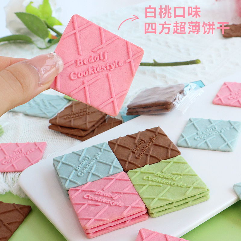 New cake decoration square crackers individually packed