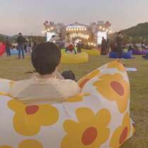 Sloth sofa inflatable outdoor camping inflatable deckchair lying in a music festival chair automatically filled with a cushion