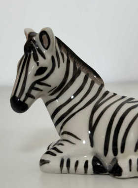 装饰手绘小斑马陶瓷摆件