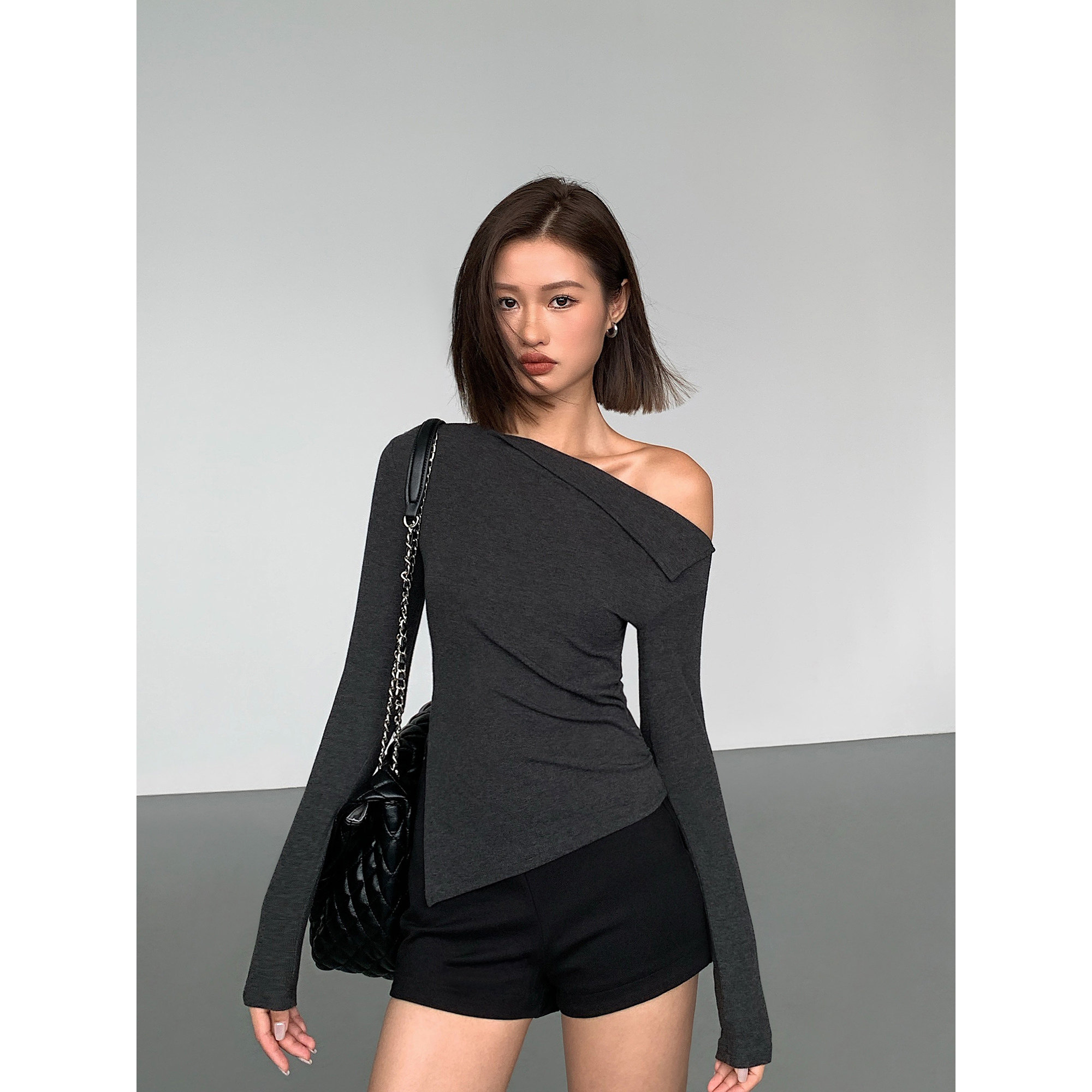 ousph【现货6折】黑色斜肩上衣女开叉修身针织打底衫辣妹露肩t恤,淘宝优惠券,粉丝福利购,淘宝优惠卷