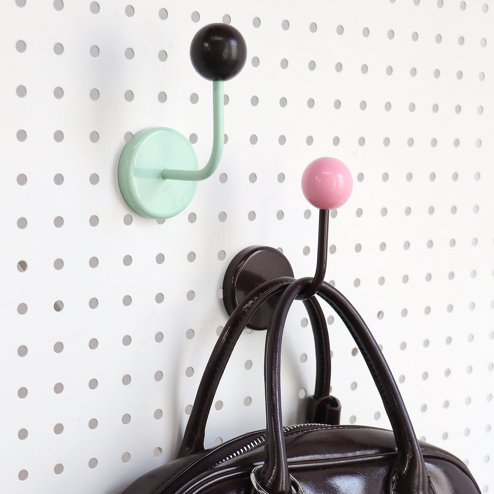 Colorful creative dopamine magnetic hook multi-function