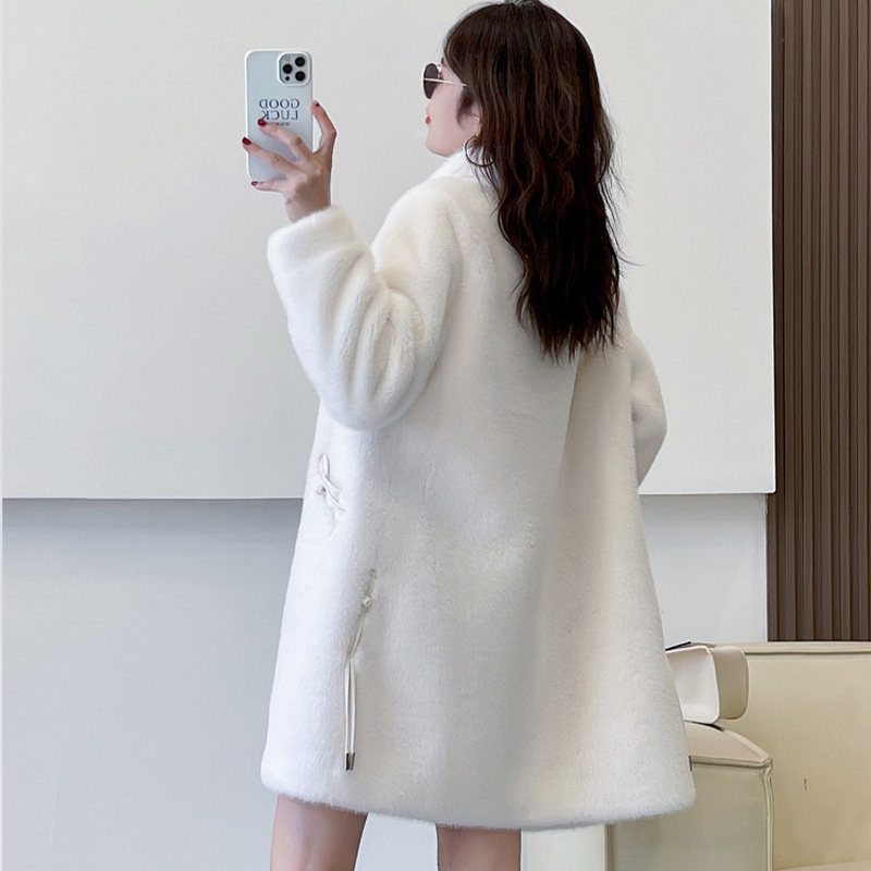  艾格旗舰毛呢外套