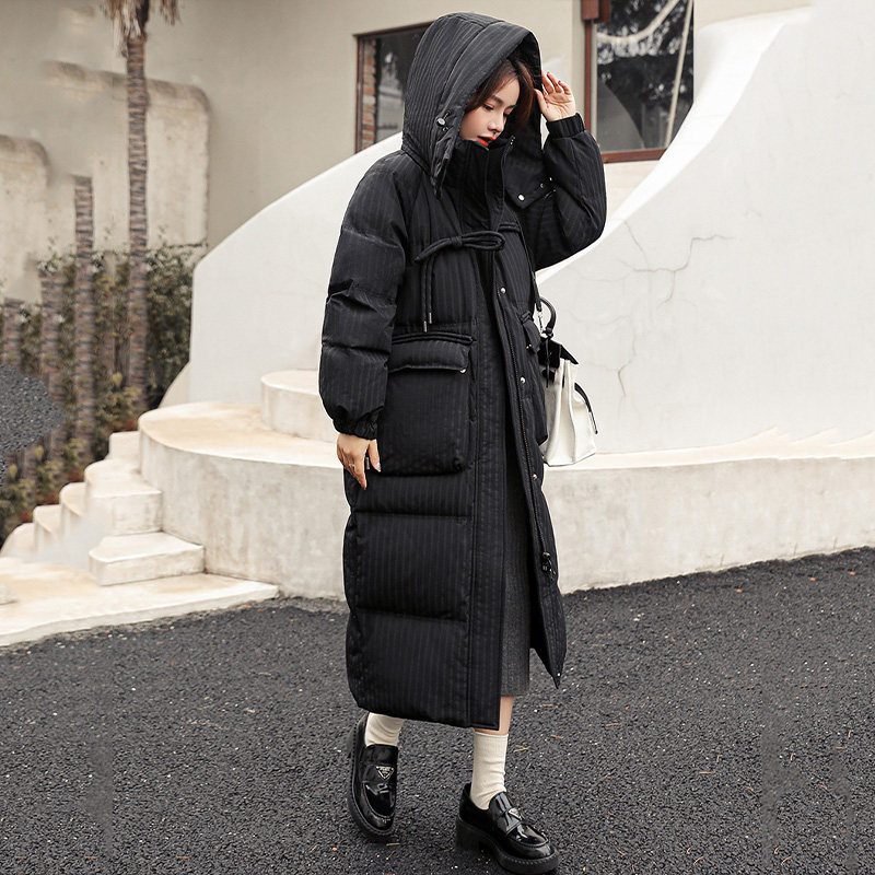  艾格旗舰羽绒服