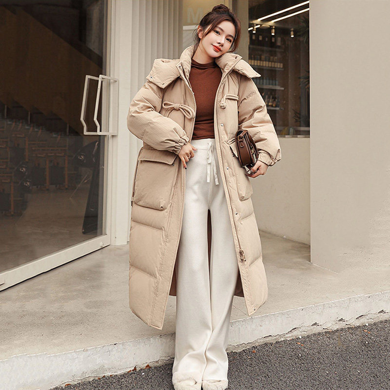  艾格旗舰羽绒服