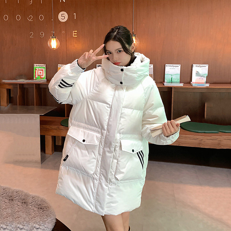  艾格旗舰羽绒服