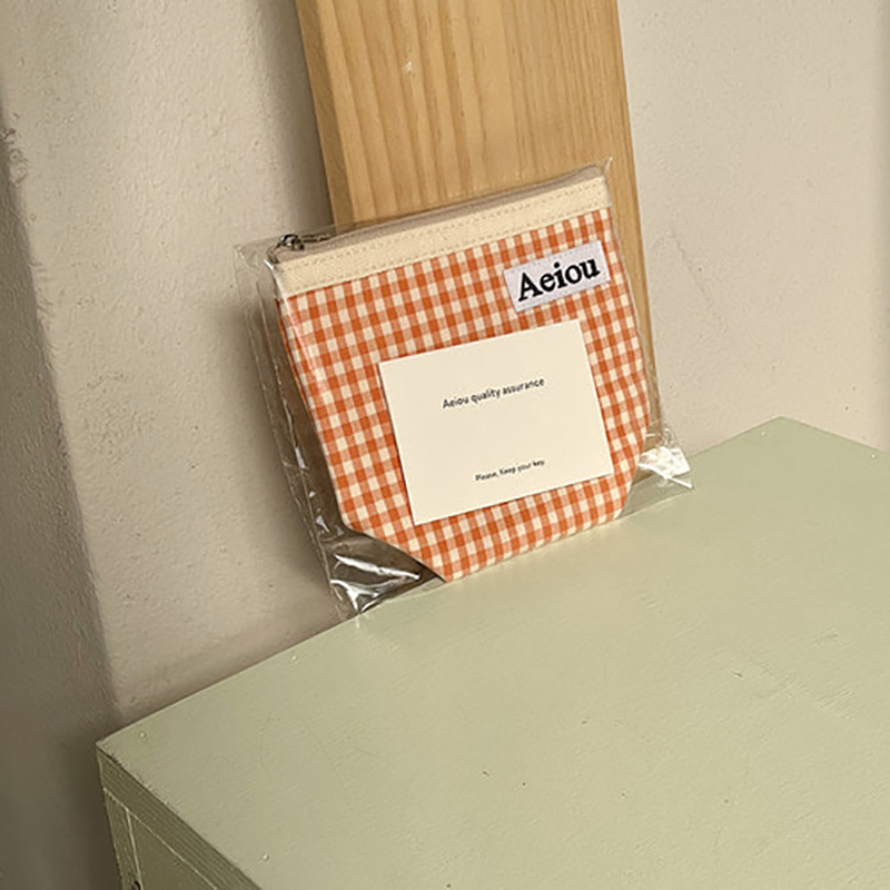 PerPer现货 | 韩国正品Aeiou彩色格纹ins风化妆包M码收纳拉链包 - 图1