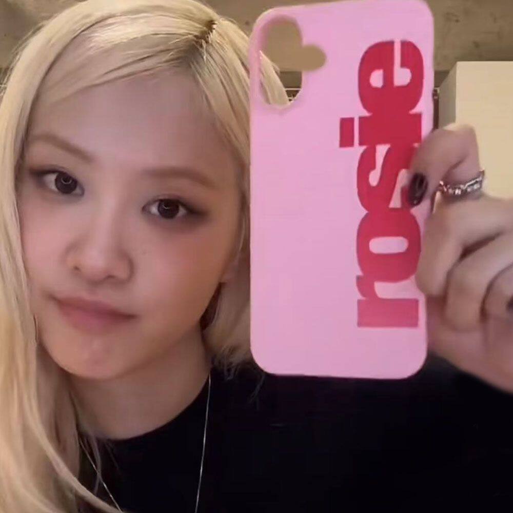 rose朴彩英同款红英文iPhone16promax潮款12苹果14适用13手机壳11男女15新款保护套12全包13氛围感15pro韩系