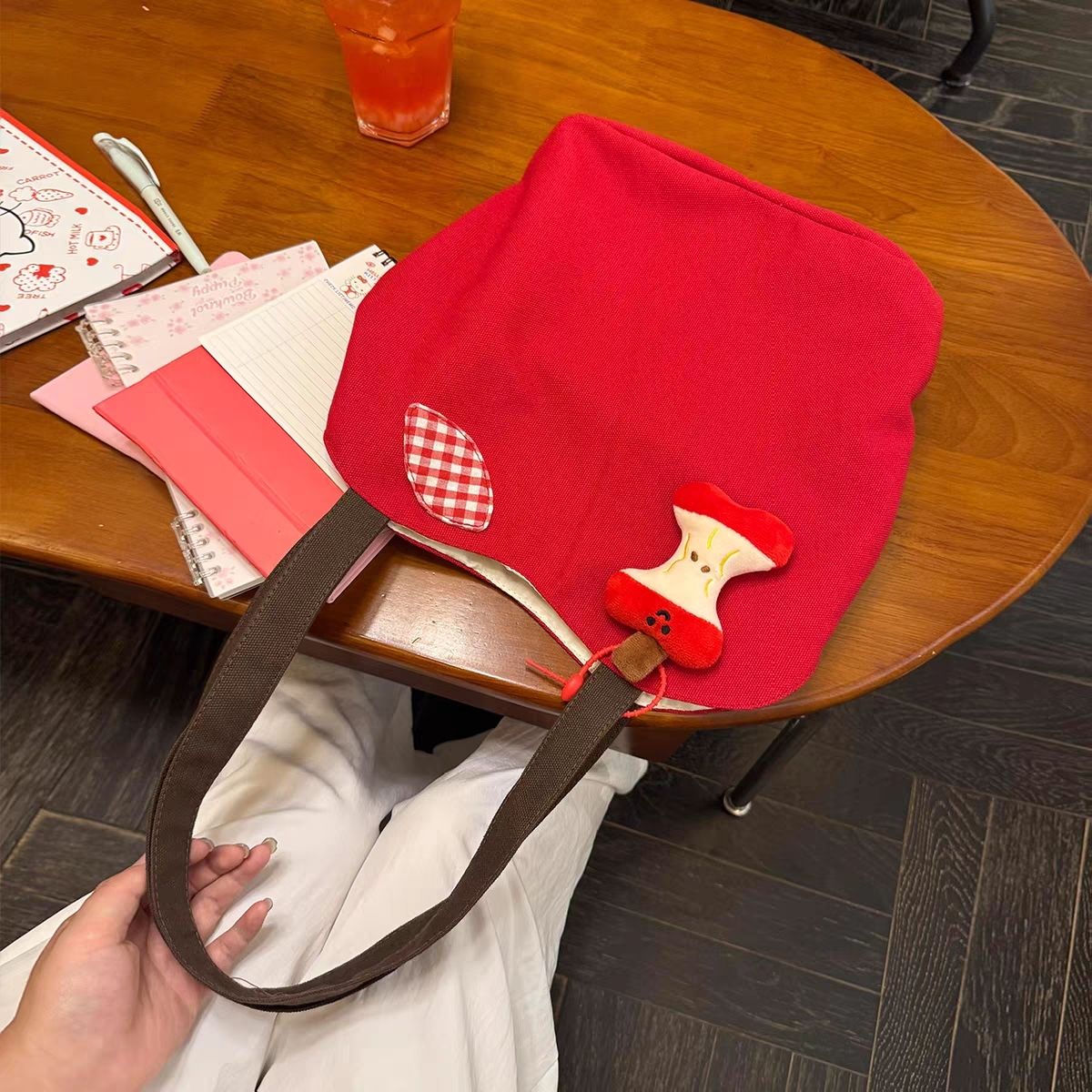 新款2025大容量红色单肩手提格子帆布包百搭通勤休闲托特包女 - 图2