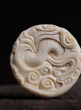 盘龙吐珠鹿角雕刻12生肖守护神本命佛吊坠男女项链配饰品手把挂件