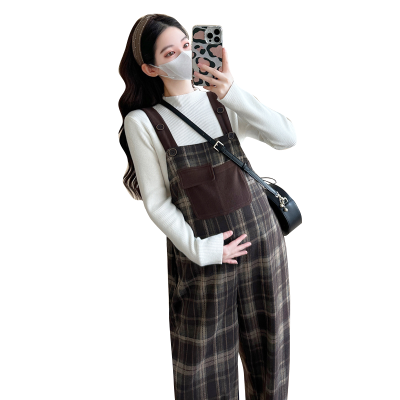 孕妇装加绒套装2025新款减龄格子孕妇背带裤毛衣打底衫秋冬两件套,淘宝优惠券,粉丝福利购,淘宝优惠卷