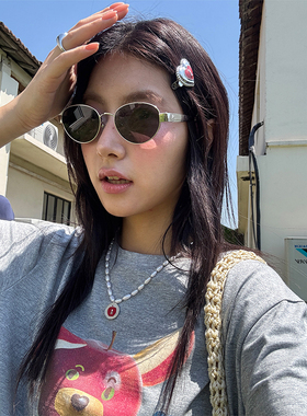 Tagi奶油爱心金属镶钻复古发夹
