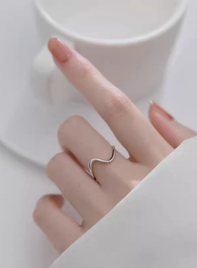 01312韩版气质简约淑女风光面不规则波浪戒指女夏季开口线条指环