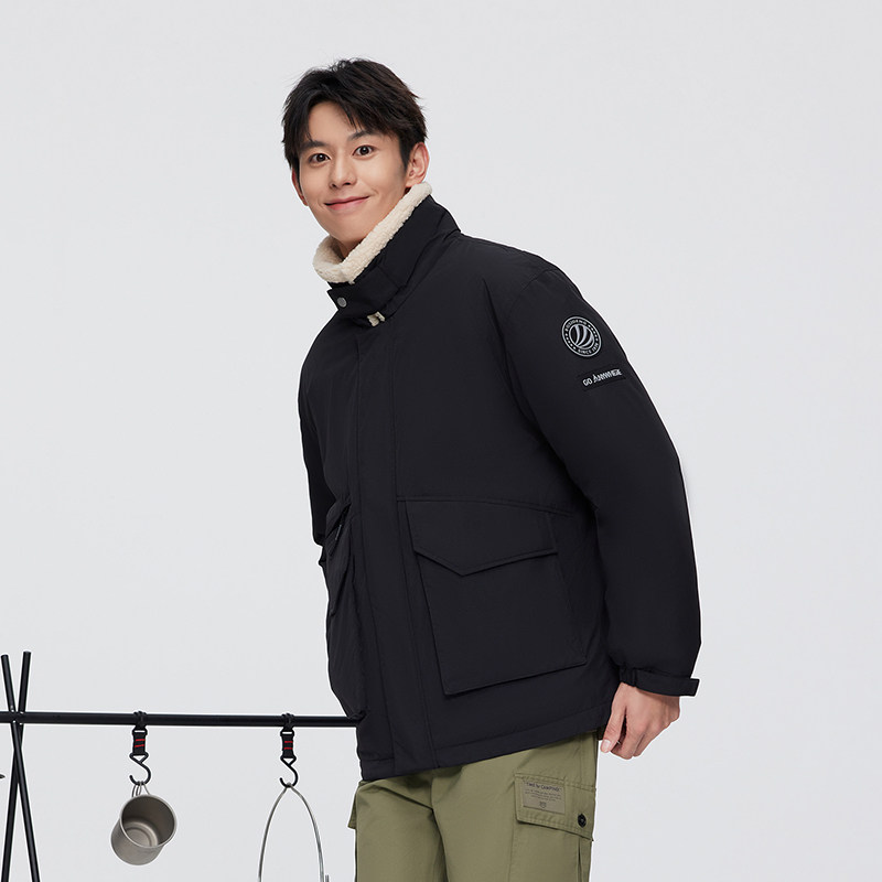  波司登户外羽绒衣