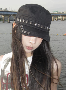 暗黑铆钉骷髅头女马术报童帽