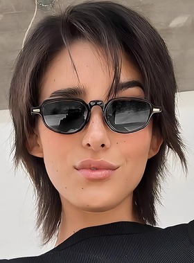 2025新明星小众小框休闲米钉墨镜男女素颜街拍复古绿色太阳眼镜潮