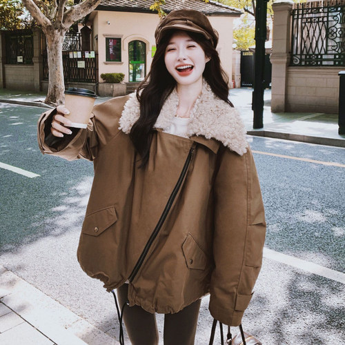 大码女装胖mm美拉德加厚保暖羊羔毛外套女韩系设计感加绒工装棉服 - 图1