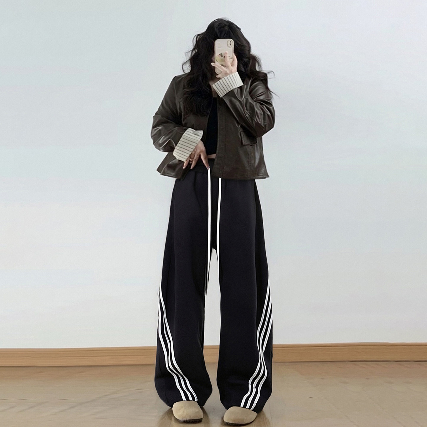 300斤特大码黑色高腰显瘦休闲卫裤女胖mm慵懒风条纹拼接阔腿裤子,淘宝优惠券,粉丝福利购,淘宝优惠卷