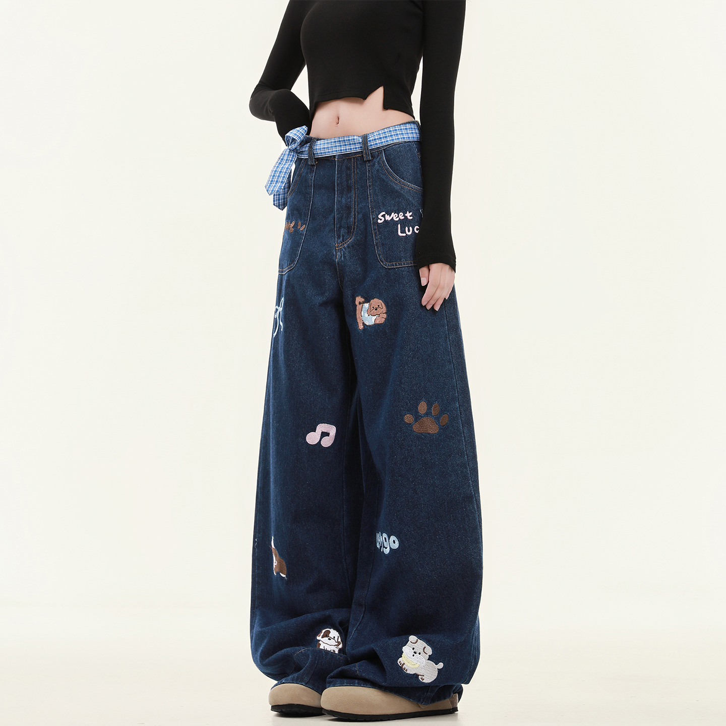 大码女装胖mm蓝色格子卷边牛仔裤秋季新款学生卡通小狗直筒裤子女 - 图2