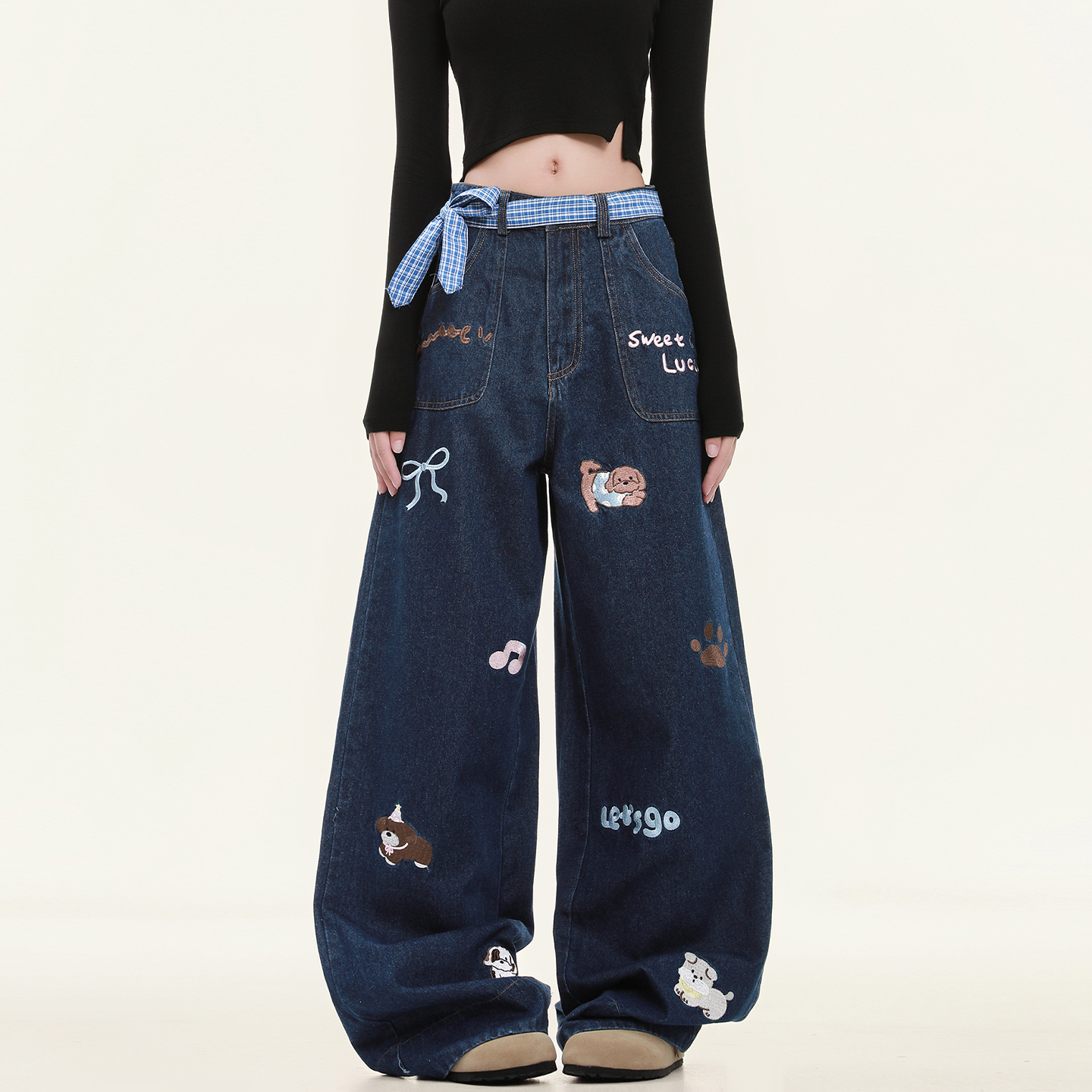 大码女装胖mm蓝色格子卷边牛仔裤秋季新款学生卡通小狗直筒裤子女 - 图3