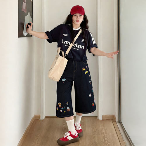 大码女装胖mm黑色卡通趣味印花牛仔短裤女学院风百搭阔腿七分裤子 - 图1