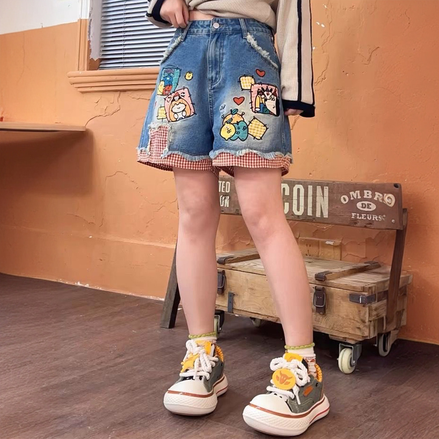 300斤大码胖mm蓝色格子拼接毛边牛仔短裤女童趣卡通印花直筒裤子,淘宝优惠券,粉丝福利购,淘宝优惠卷