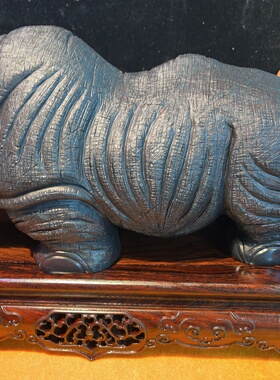 正品桂林鸡血玉石大犀牛玉雕石雕犀牛牛气冲天客厅办公室招财摆件