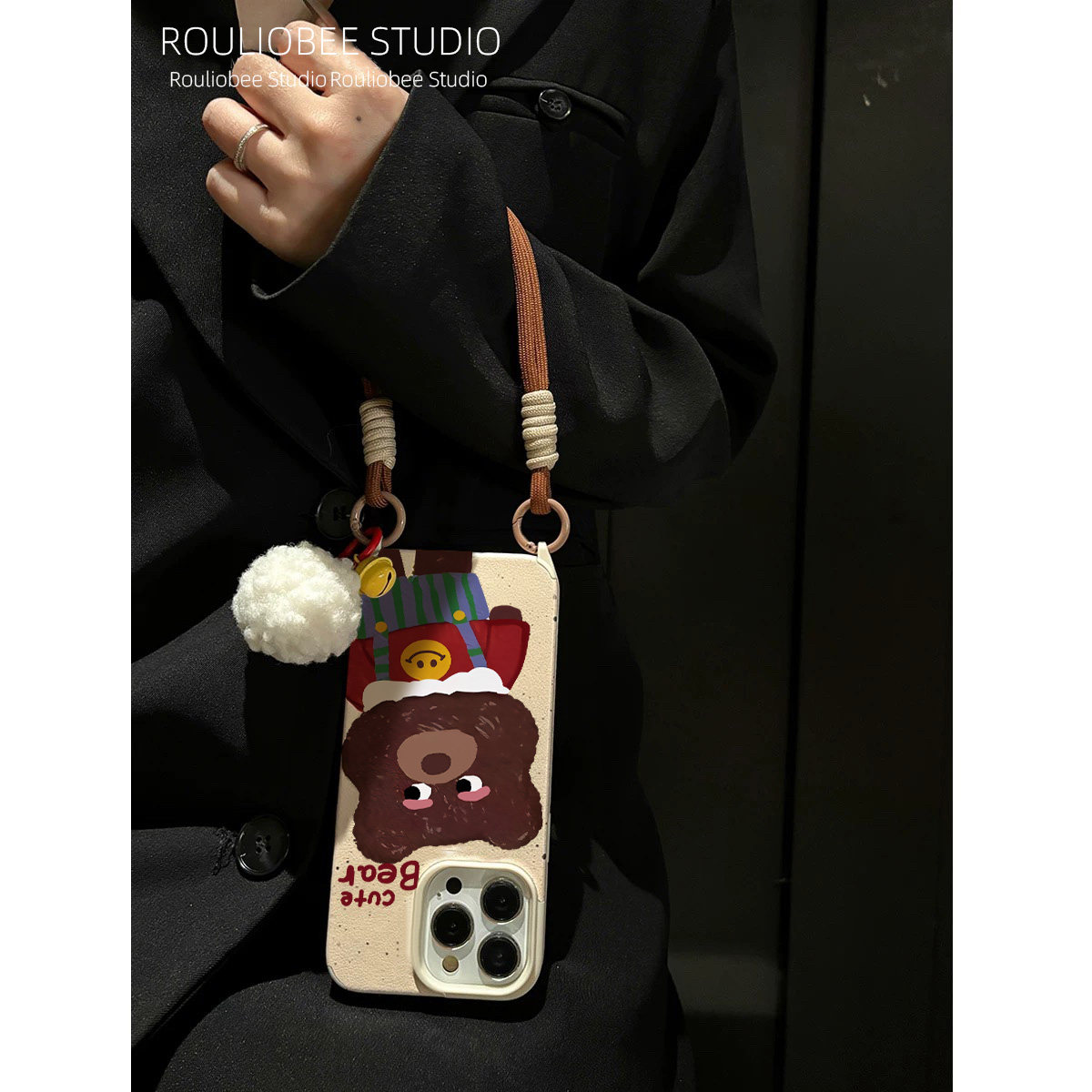 抖音超火墨点背带熊适用苹果16/15promax手机壳iphone14pro手提挂绳13/14软壳12女新款11磨砂16肤感防摔plus