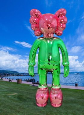 kaws网红打卡喷镀玻璃钢动物雕塑 暴力熊大型摆件卡通公仔雕塑