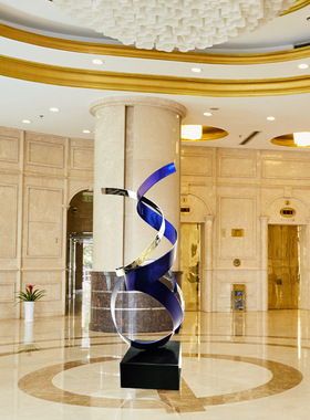 不锈钢雕塑厂家 酒店大堂样板房室内家居落地摆件 喷镀飘带雕塑