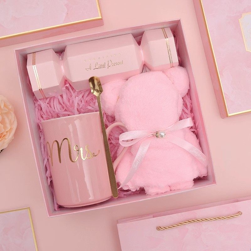 婚礼伴手礼女伴娘结婚礼盒男伴郎高级实用小礼品满月回礼套装成品