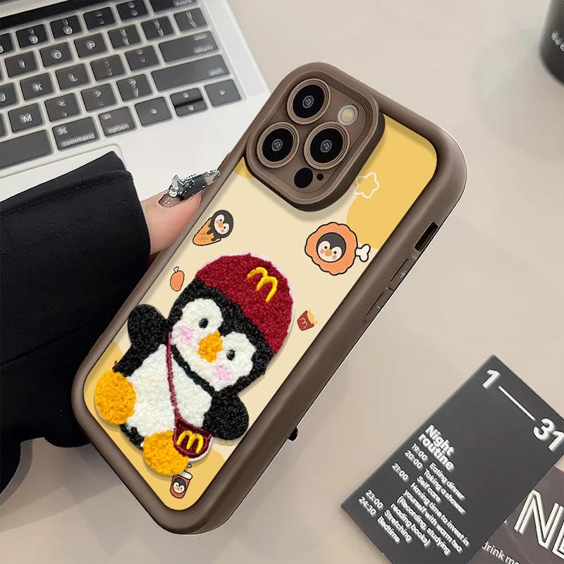 适用苹果16promax手机壳iphone15小羊皮14高级13麦当劳企鹅12pro带手链11可爱风16plus新款xsmax防摔xr保护套