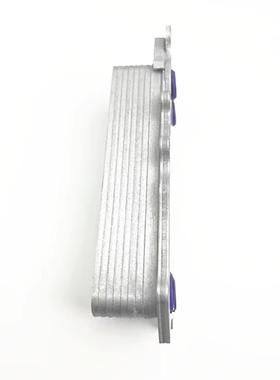 A6421800165适用奔驰M642柴油发动机机油散热器冷却器W164GL350