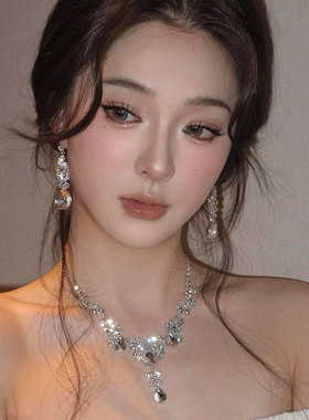 超闪银色水滴流苏项链