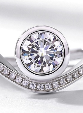 新款璀璨莫桑石钻戒女V型皇冠戒指S925银镀18K金镶嵌彩宝宝石戒指