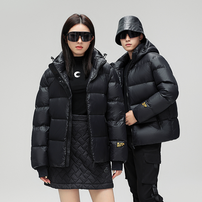 白鸭绒23年新款黑色轻奢加厚羽绒服可拆卸帽
