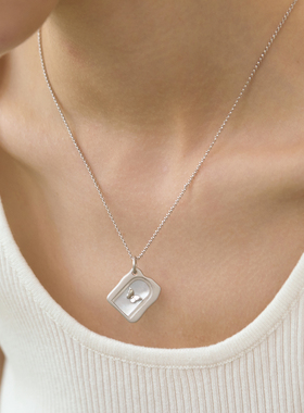 VEKE「梦之扉」项链精致气质时尚蝴蝶高级感吊坠NC16414A