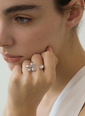 VEKE「繁花里」精致花朵小众简约百搭轻奢戒指女SR16242A