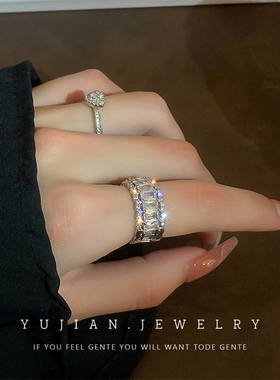 锆石戒指女轻奢高级感小众设计2025新款爆款时尚个性指环手饰品