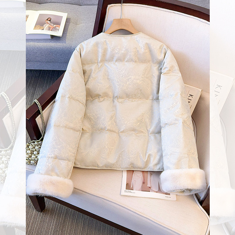 新中式国风圆领提花盘扣羽绒服女2025冬装新款拼接短款小个子外套,淘宝优惠券,粉丝福利购,淘宝优惠卷