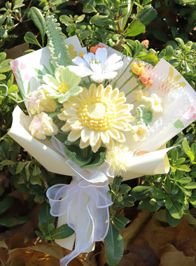成品手工毛线针织手捧花新娘结婚高级感仿真花送女友闺蜜生日礼物
