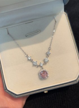 闪耀方钻小方糖项链高级感轻奢小众璀璨2025年新款爆款锁骨链礼物