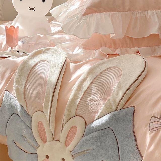 Cute girl's heart full cotton wash cotton four-piece set rabbit thorn D embroidered pure cotton quilt cover bed sheet for children's bed