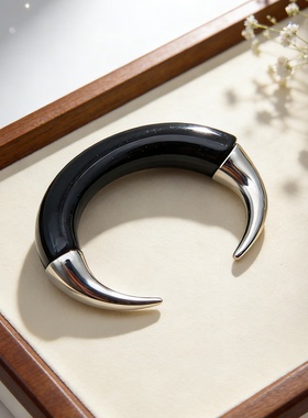 欧阳娜娜同款黑玛瑙牛角开口手镯