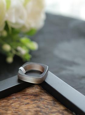 天然和田玉 14.5码 17.1x2.2mm烟紫方戒 货号NY8537 价格380